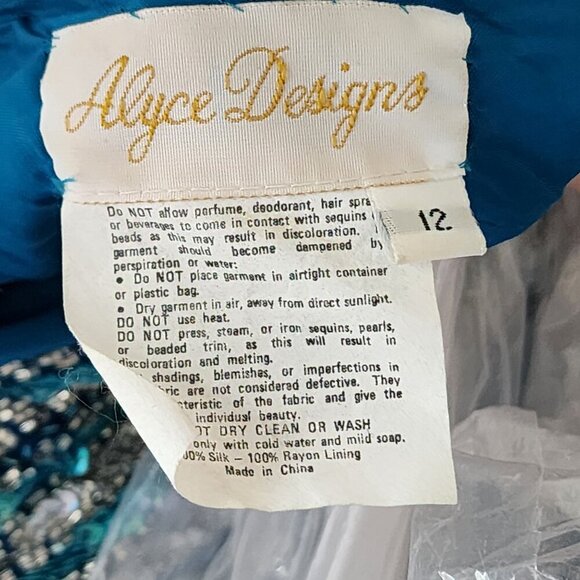 Vintage Alyce Designs Blue Sequin Gown With Beaded Patterns Long Sleeves & Front - Picture 6 of 11